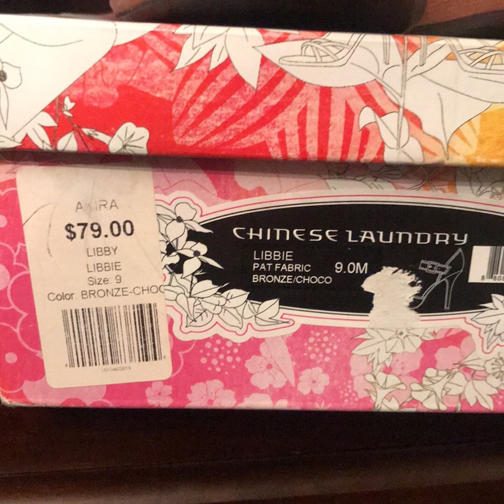 Super Fabulous Peephole Heels - Picture 2 of 2